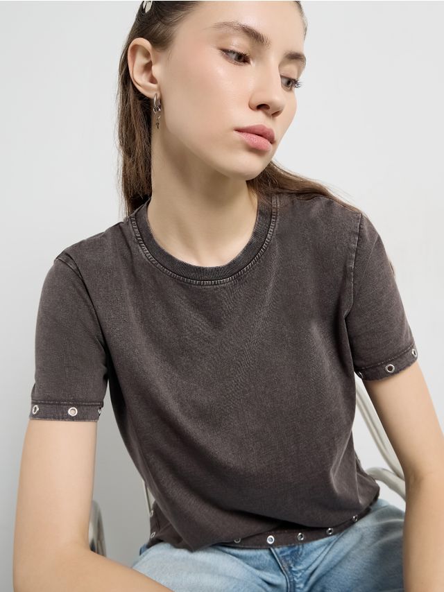 WASHED T-SHIRT WITH EYELETS