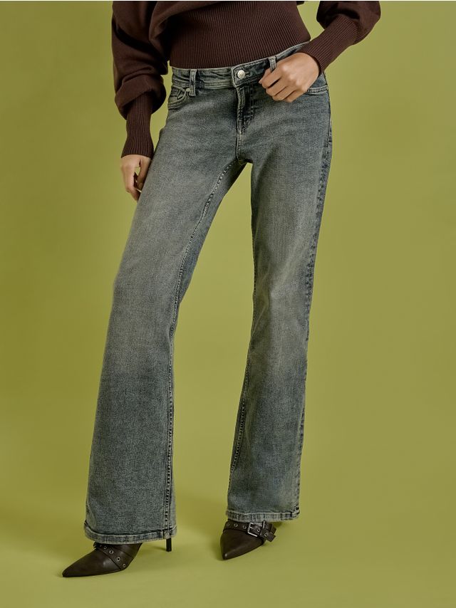 LOW WAIST BOOTCUT JEANS