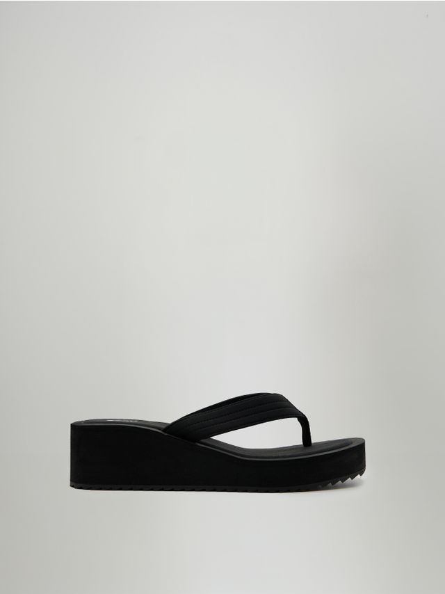 PLATFORM SANDALS WITH TOE POST