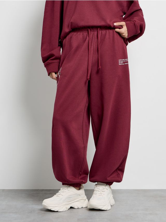 BAGGY JOGGERS WITH PRINT