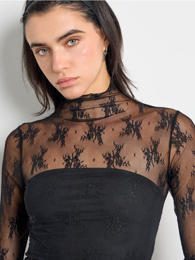 LACED HIGH NECK TOP