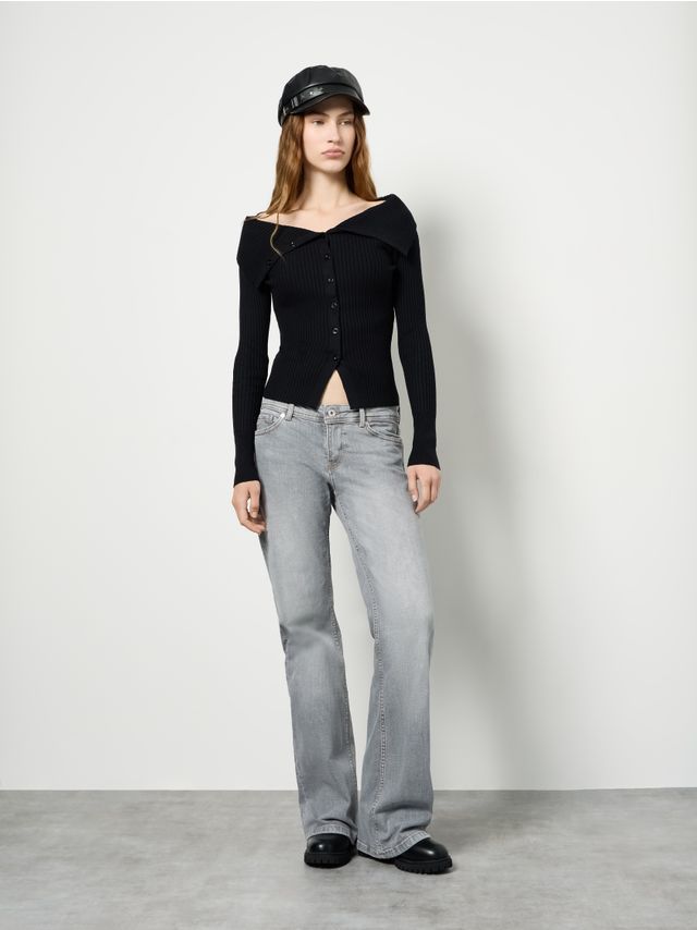 LOW WAIST BOOTCUT JEANS