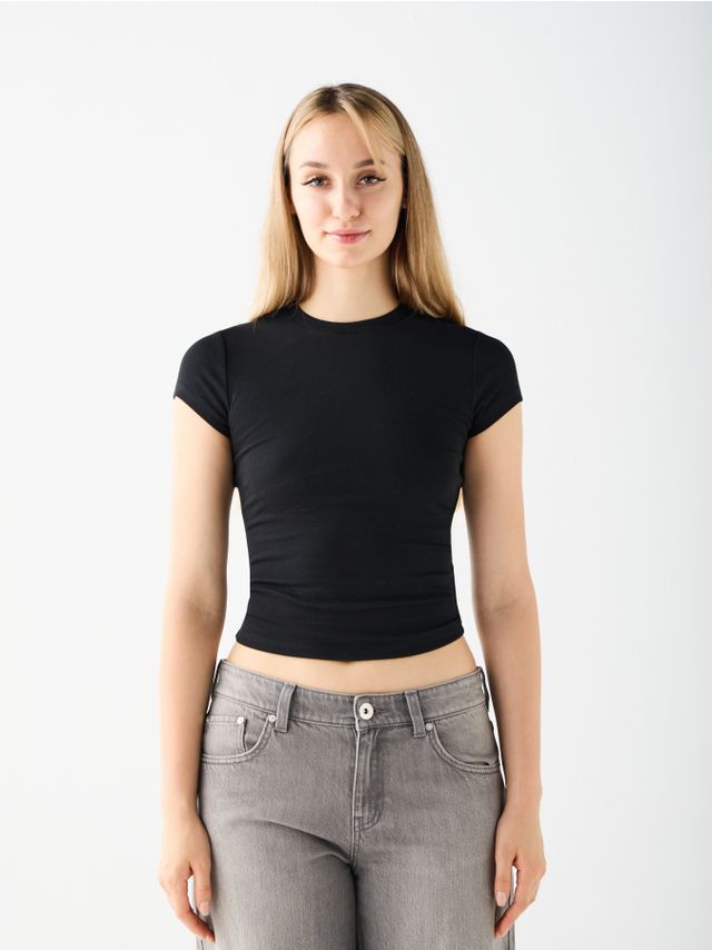 SHORT SLEEVE ROUND NECK T-SHIRT