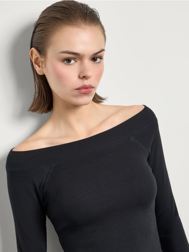 BOAT-NECK LONGSLEEVE