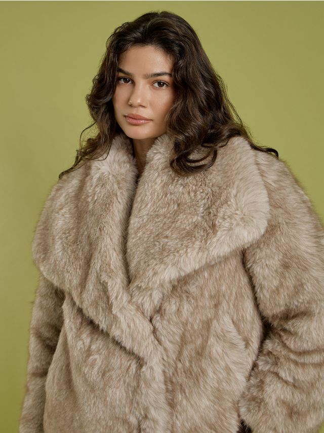 FAUX FUR COAT