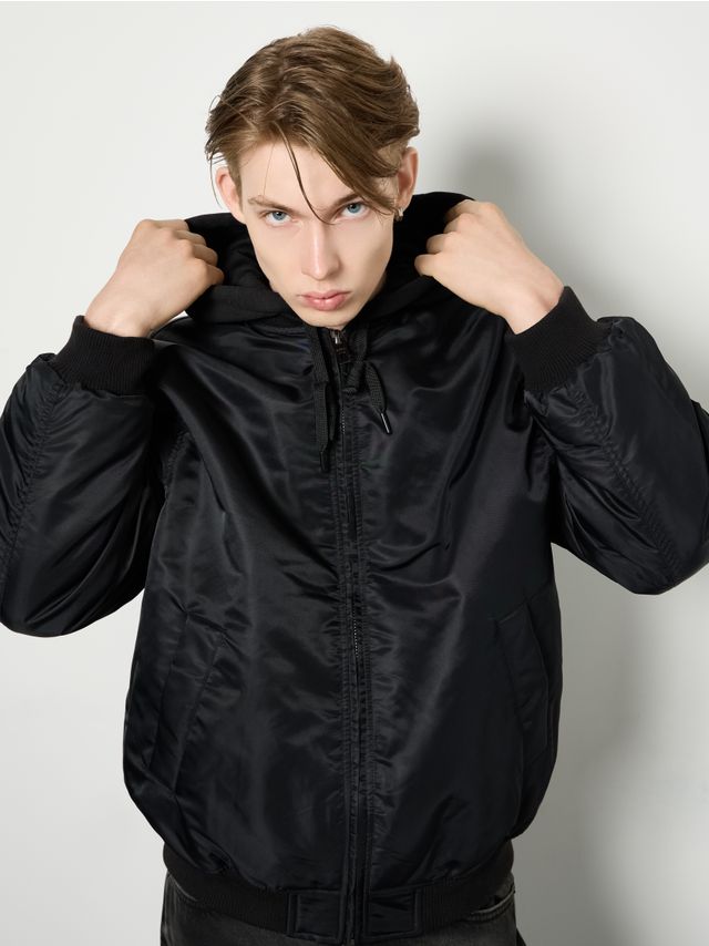 OVERSIZE BOMBER WITH DETACHABLE HOOD