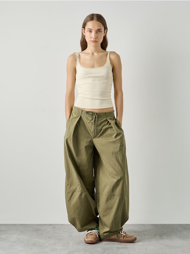 COTTON-NYLON TROUSERS WITH PLEATS