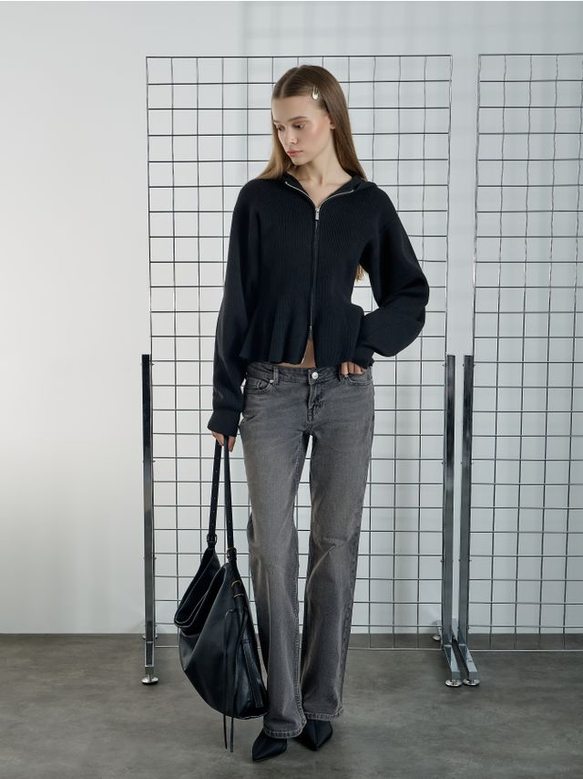 LOW WAIST BOOTCUT JEANS