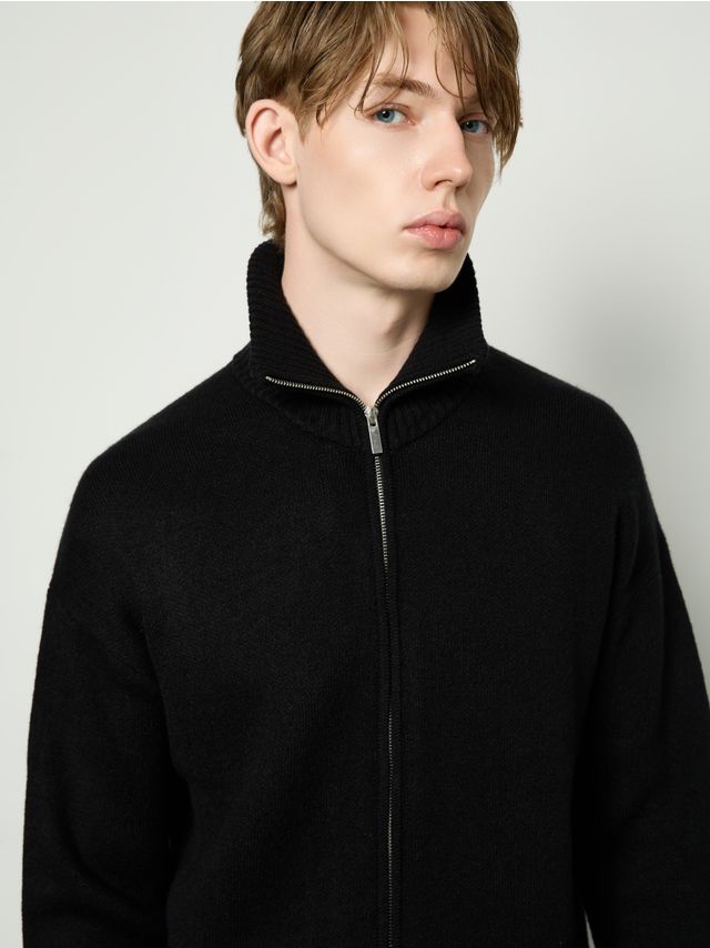 KNITTED CARDIGAN WITH ZIPPER