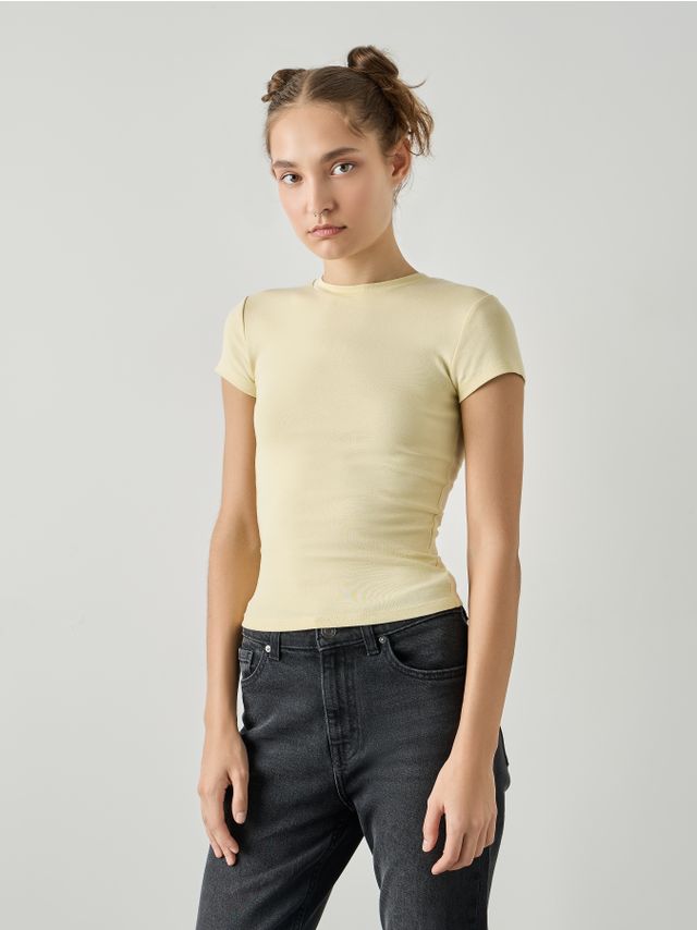 SHORT SLEEVE ROUND NECK T-SHIRT