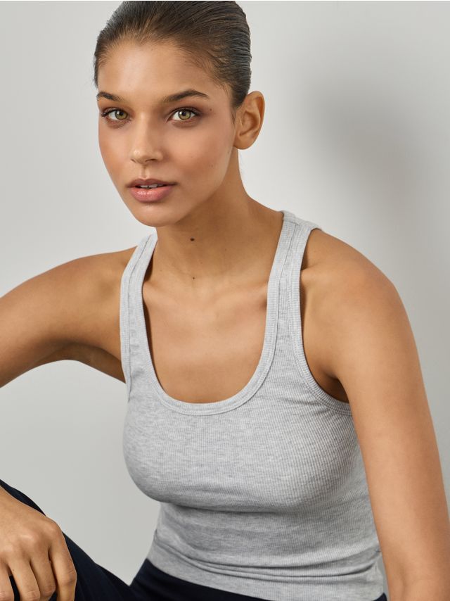 RIBBED SCOOP NECK TANK TOP