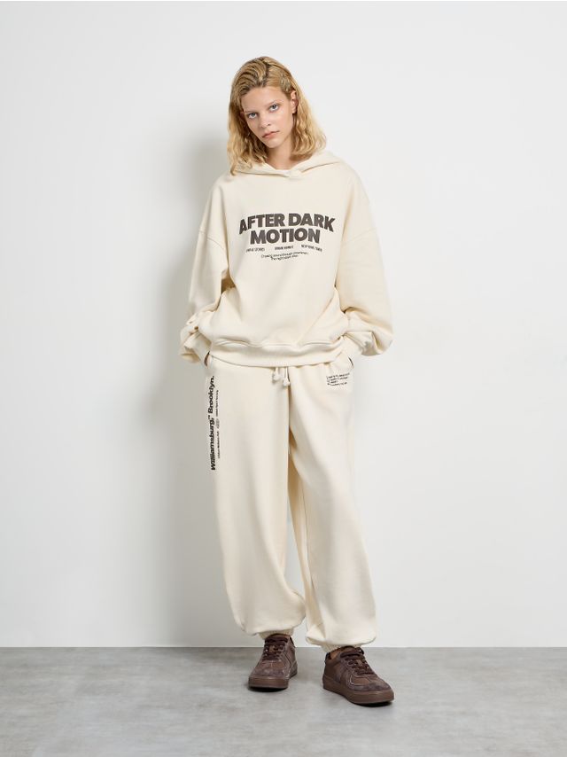 BAGGY JOGGERS WITH PRINT