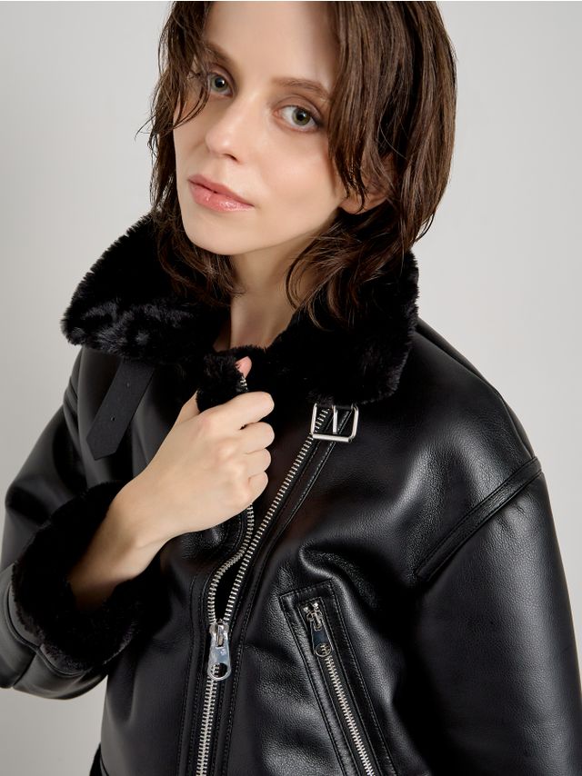 CROPPED FAUX LEATHER BIKER JACKET WITH FUR TRIM