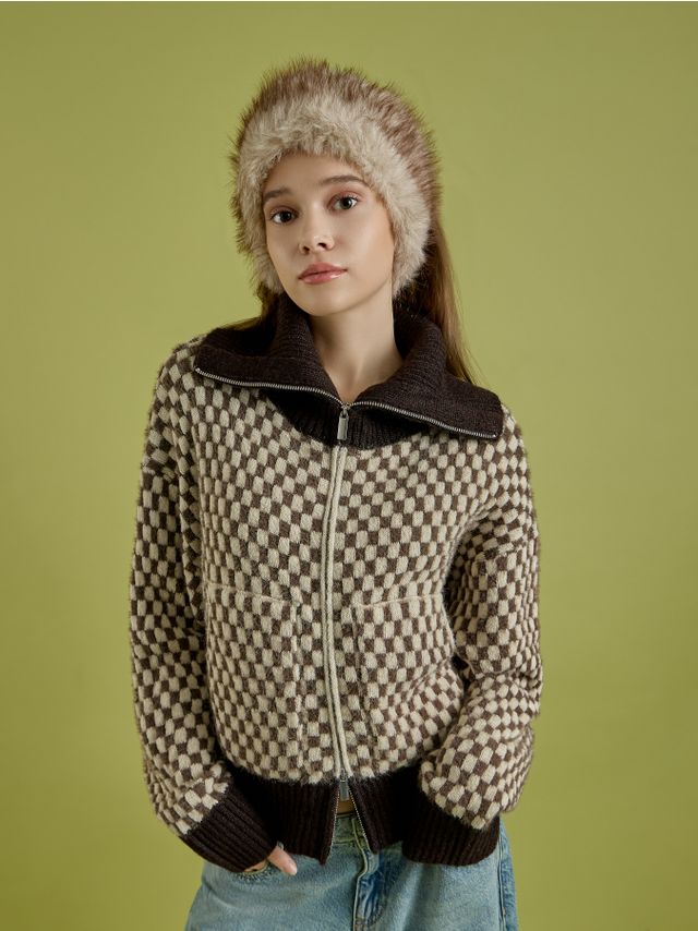 HIGH NECK CHUNKY SWEATER WITH ALL OVER PRINT