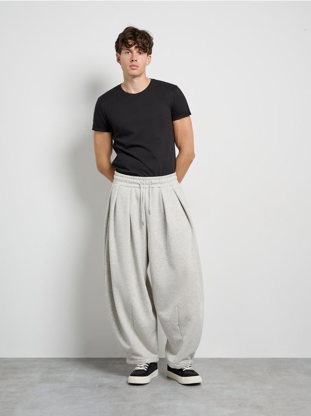 BAGGY BALLOON TROUSERS WITH PLEATS