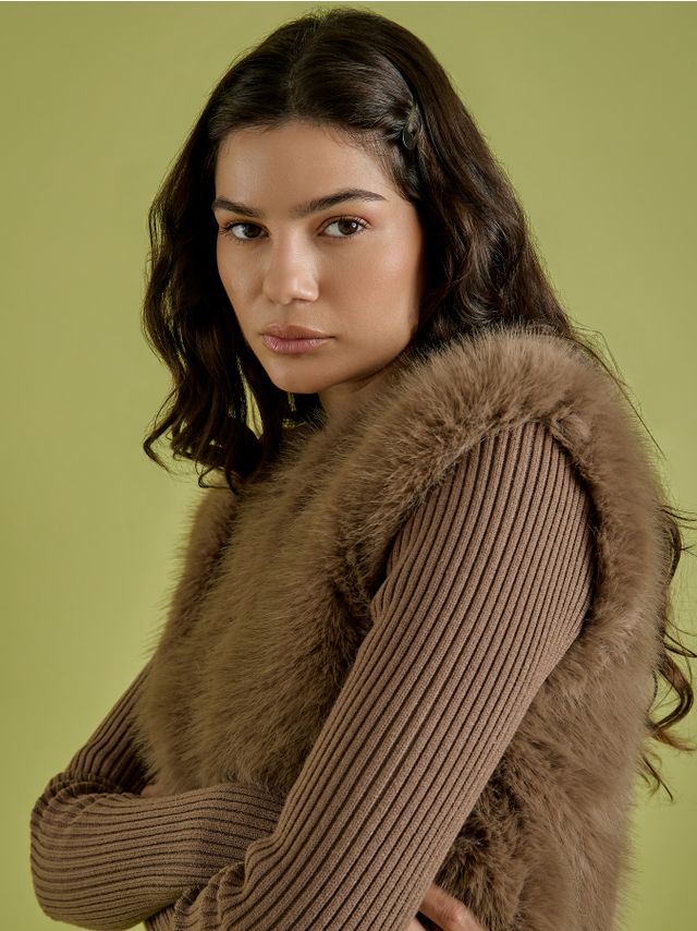 RIBBED CARDIGAN WITH FUR TRIM & HOOD