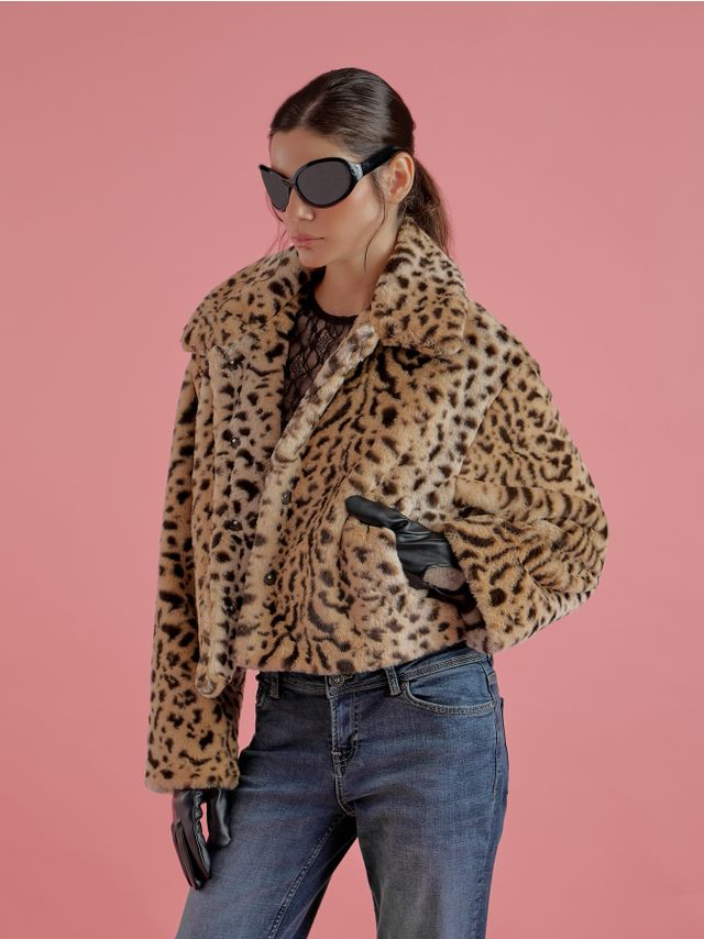 CROPPED FAUX FUR JACKET WITH LEOPARD PRINT