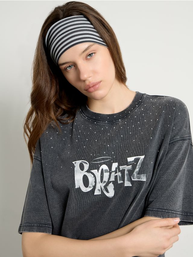 ОВЕРСАЙЗ ФУТБОЛКА С ПРИНТОМ И СТРАЗАМИ ECRU x BRATZ