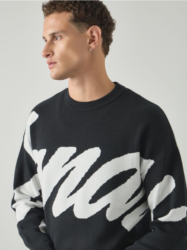 JACQUARD LETTERING PRINT SWEATER