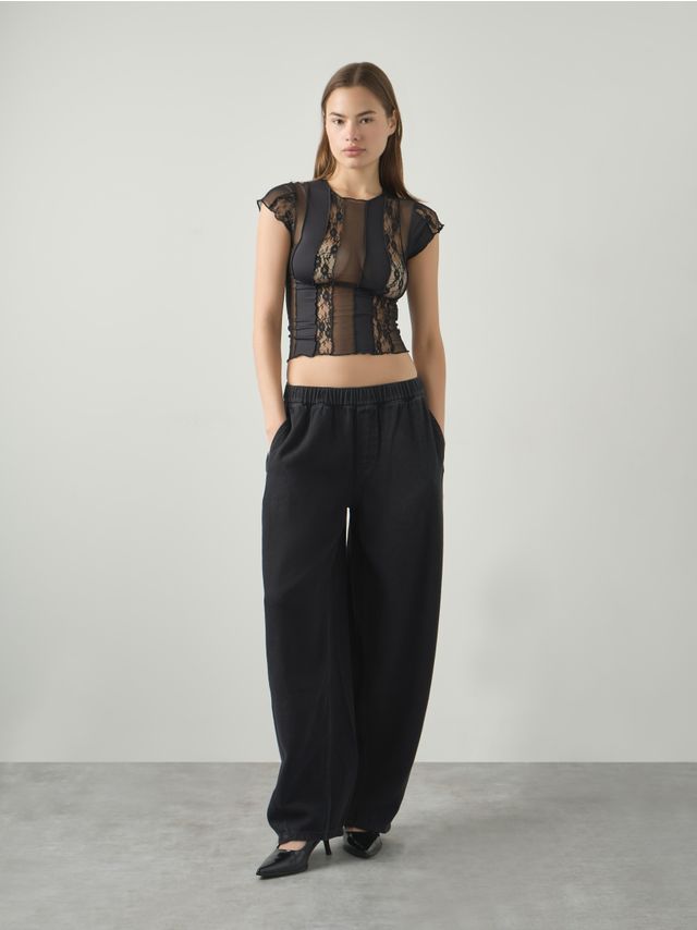 LOOSE SOFT JEANS WITH ELASTIC WAISTBAND
